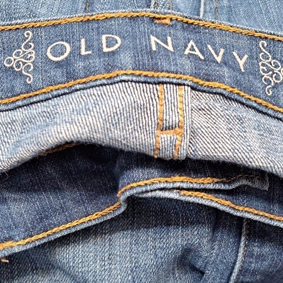 Old Navy Women's Boot Cut Blue Jeans Size 8 - Picture 3 of 4